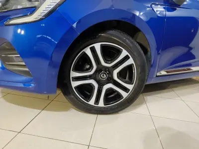 Renault Clio 2021 - 13350 EUR, 87000 km - AUTO.MOTO.pt - 87000km - foto 4 de 25