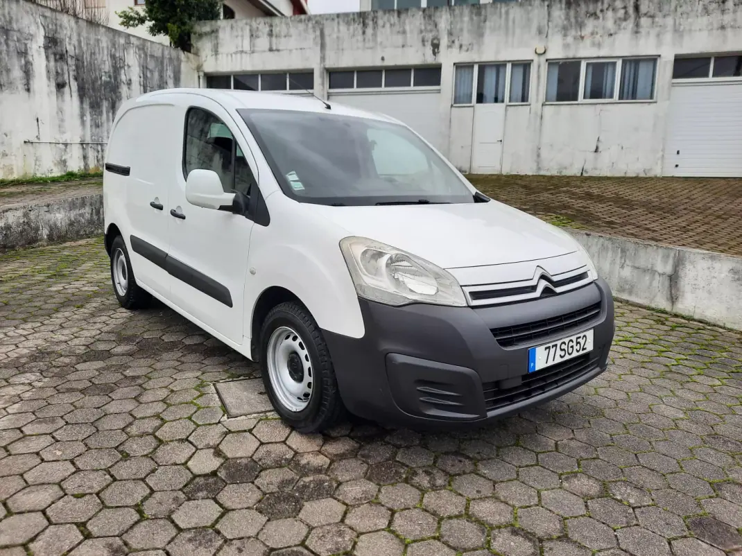 Citroën BERLINGO VAN XL 1.5 BLUE HDI 3 LUGARES 2016 - 9900 EUR, 177157 km - AUTO.MOTO.pt - 177157km - foto 2 de 10