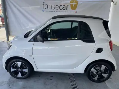 Smart Fortwo Cabrio 2021 - 11500 EUR, 25425 km - AUTO.MOTO.pt - 25425km - foto 2 de 11