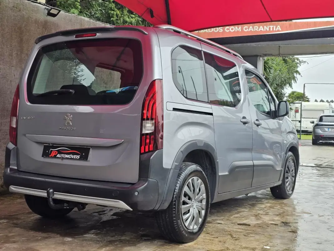 Peugeot Rifter 2021 - 17999 EUR, 83000 km - AUTO.MOTO.pt - 83000km - foto 19 de 21