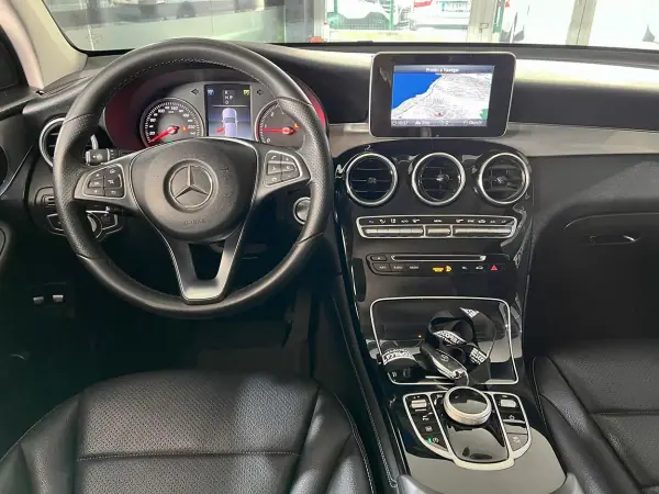 Mercedes-Benz GLC 220 2018 - 35600 EUR, 100274 km - AUTO.MOTO.pt - 100274km - foto 7 de 21