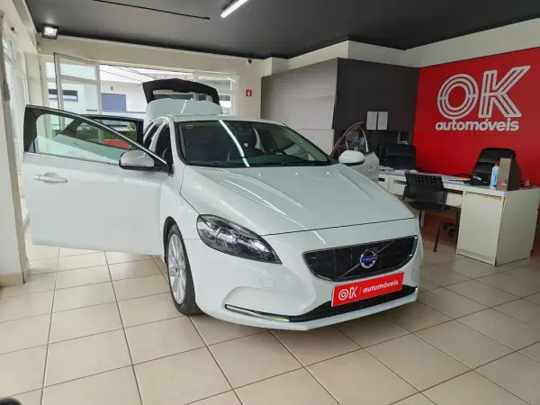 Volvo V40 2013 - 7750 EUR, 298000 km - AUTO.MOTO.pt - 298000km - foto 24 de 36