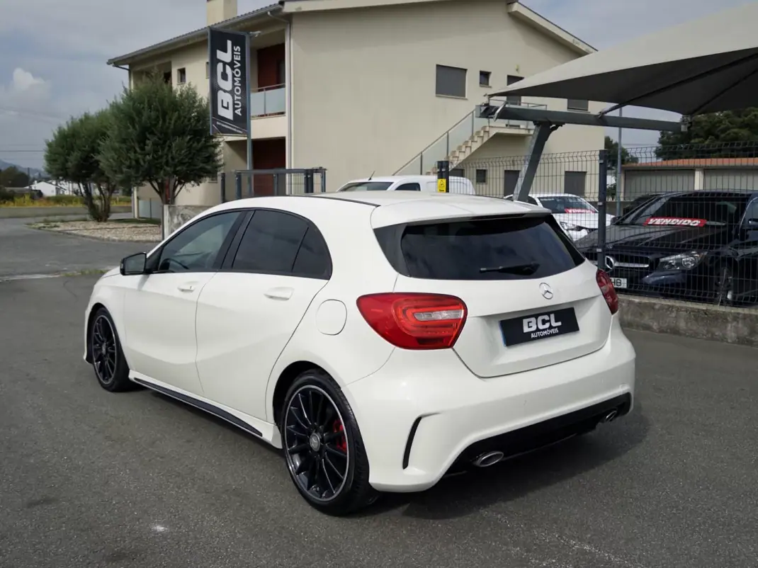 Mercedes-Benz A 180 2015 - 16990 EUR, 131000 km - 131000km - foto 5 de 35