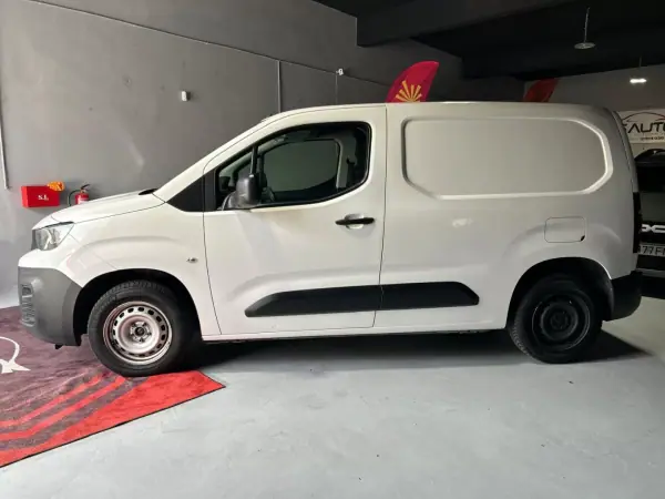 Peugeot Partner 2021 — photo 2 of 35