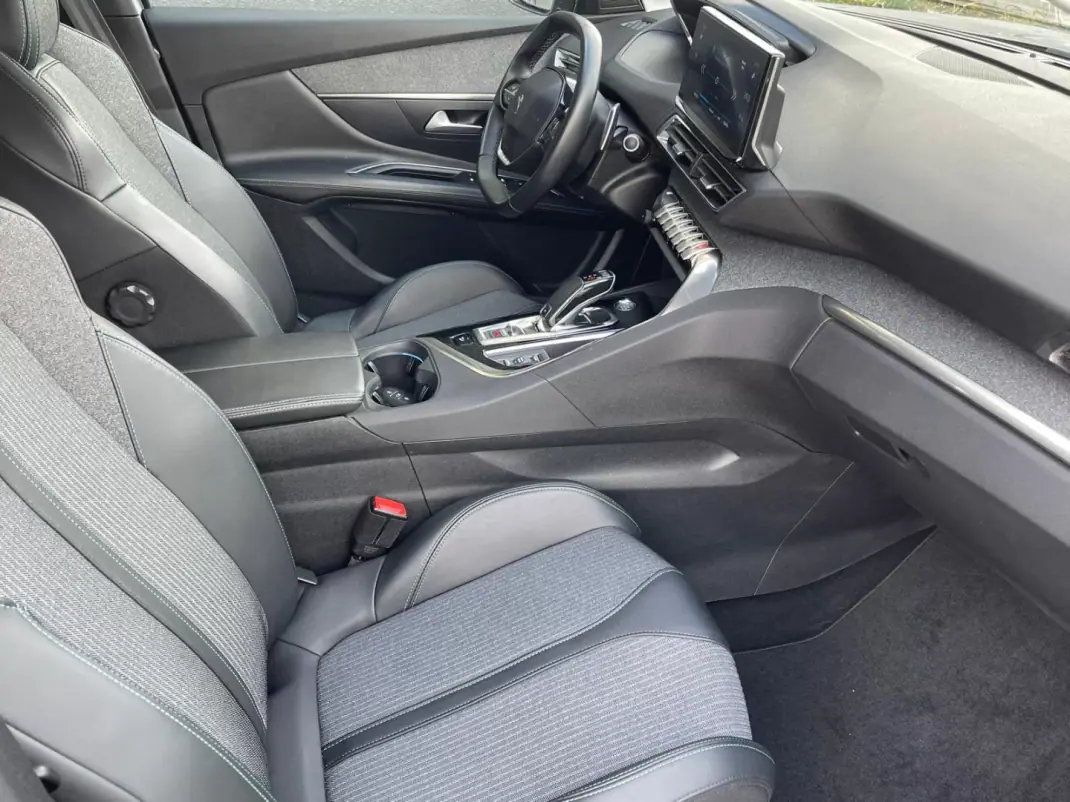 Peugeot 3008 2021 - 22900 EUR, 51000 km - AUTO.MOTO.pt - 51000km - foto 10 de 10
