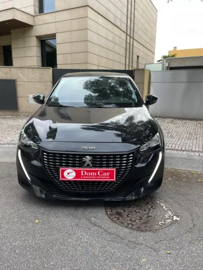 Peugeot 208 2022 - 14500 EUR, 71000 km - 71000km - foto 1 de 19