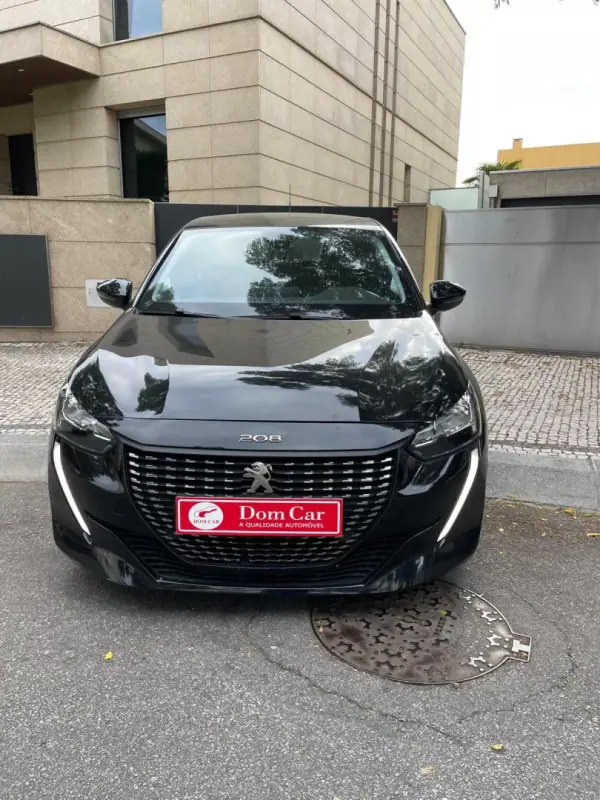 Peugeot 208 1.2 PureTech Allure 2022 Petrol — 71 000 km Peugeot 208 1.2 PureTech Allure 2022 Petrol