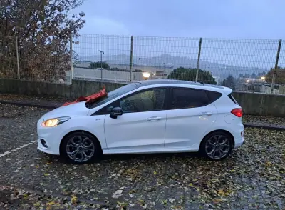 Ford Fiesta 2018 - 12990 EUR, 169000 km - AUTO.MOTO.pt - 169000km - foto 3 de 16