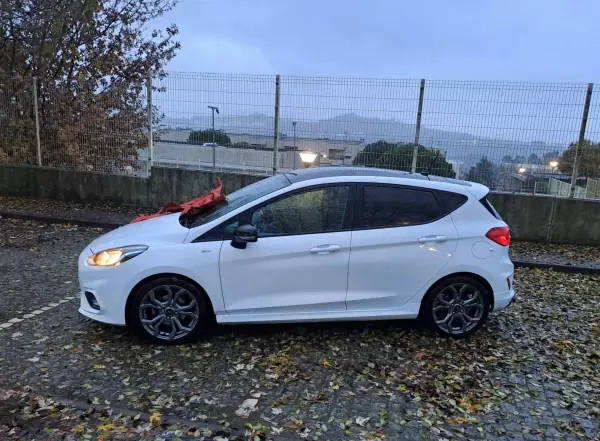 Ford Fiesta 2018 - 12990 EUR, 169000 km - AUTO.MOTO.pt - 169000km - foto 3 de 16