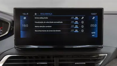 Peugeot 3008 2022 - 21750 EUR, 58000 km - AUTO.MOTO.pt - 58000km - foto 30 de 35