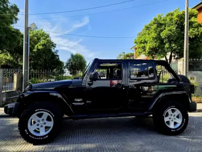 Jeep Wrangler Unlimited 2010 - 39000 EUR, 169000 km - AUTO.MOTO.pt - 169000km - foto 7 de 26