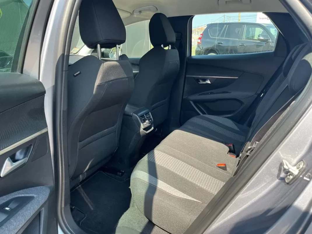 Peugeot 3008 2021 - 20490 EUR, 94000 km - AUTO.MOTO.pt - 94000km - foto 23 de 27