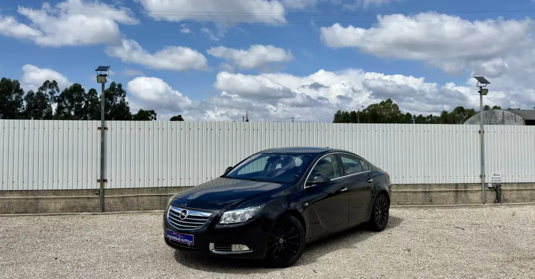 Opel Insignia 2009 - 9600 EUR, 200000 km - AUTO.MOTO.pt - 200000km - foto 6 de 12