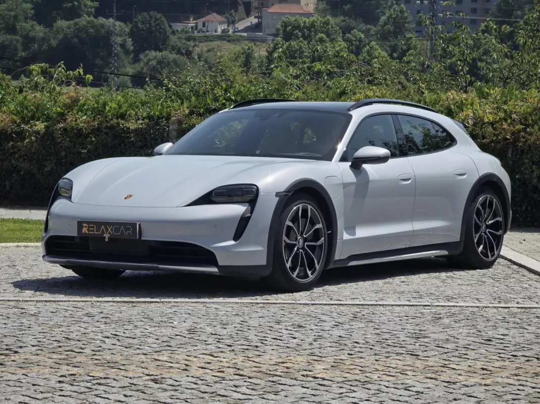 Porsche Taycan Cross Turismo 2021 - 65499 EUR, 59000 km - AUTO.MOTO.pt - 59000km - foto 1 de 40