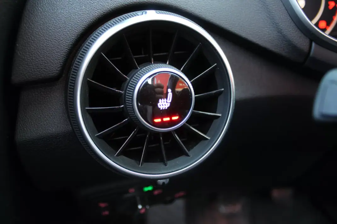 Audi TT Roadster 2015 - 23990 EUR, 151000 km - 151000km - foto 21 de 47