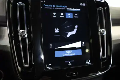 Volvo XC 40 2022 - 28990 EUR, 98750 km - AUTO.MOTO.pt - 98750km - foto 40 de 51