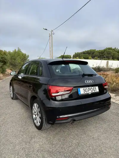 Audi A1 Sportback 2015 - 13950 EUR, 127500 km - AUTO.MOTO.pt - 127500km - foto 3 de 12
