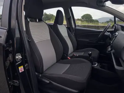 Toyota Yaris 2017 - 11990 EUR, 103000 km - AUTO.MOTO.pt - 103000km - foto 38 de 39