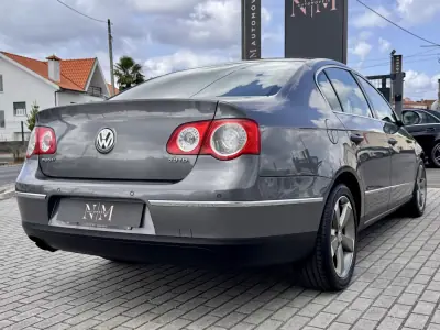Volkswagen Passat 2005 - 6500 EUR, 234000 km - AUTO.MOTO.pt - 234000km - foto 6 de 19