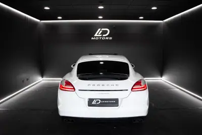 Porsche Panamera 2012 — foto 5 de 16