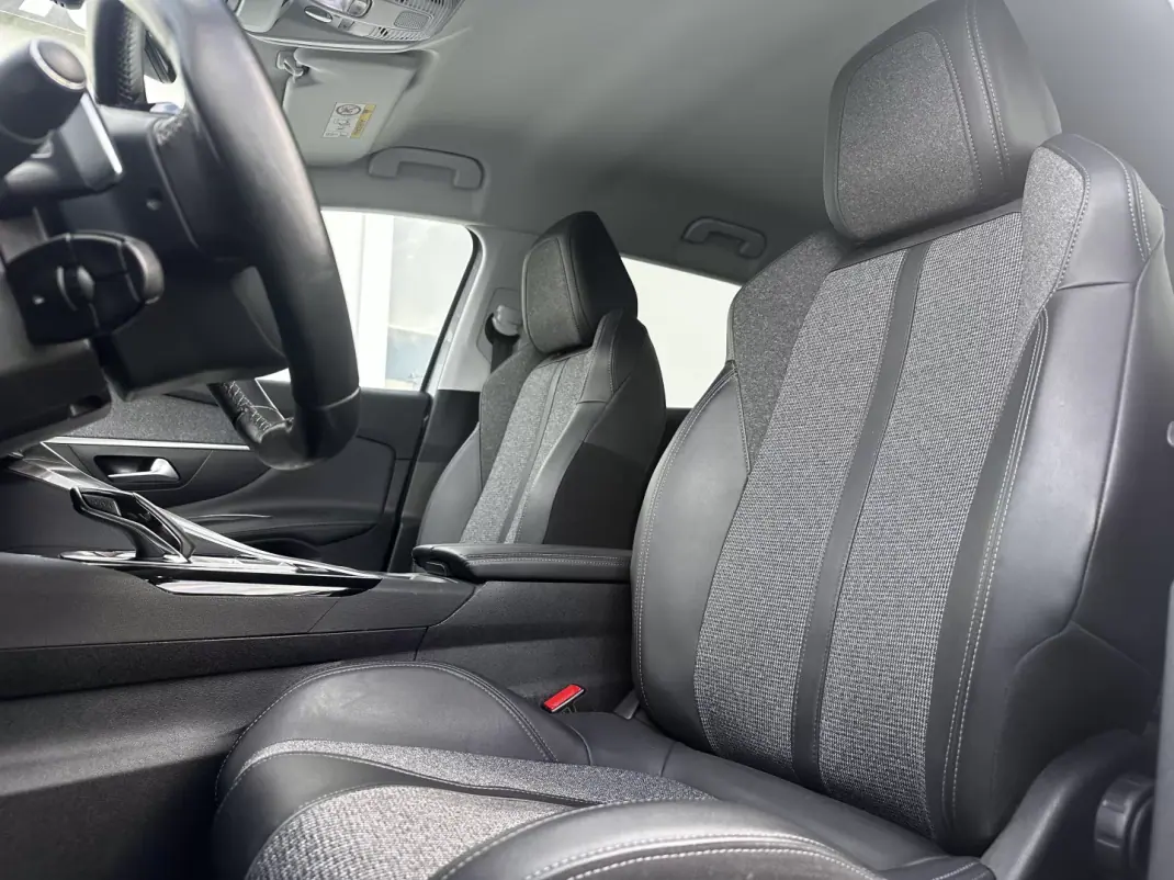 Peugeot 3008 2019 - 15990 EUR, 97900 km - AUTO.MOTO.pt - 97900km - foto 8 de 31