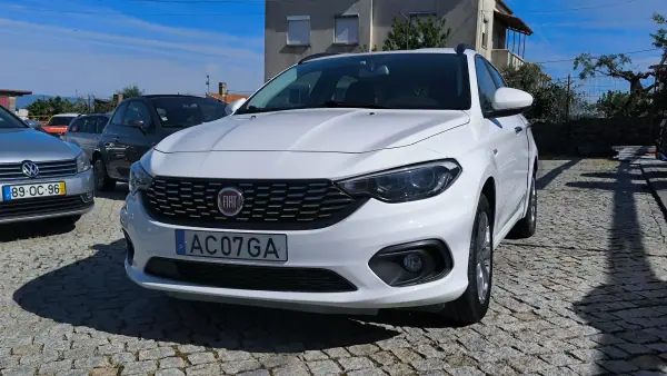 Fiat Tipo Station Wagon 2020 - 12450 EUR, 84184 km - AUTO.MOTO.pt - 84184km - foto 2 de 11