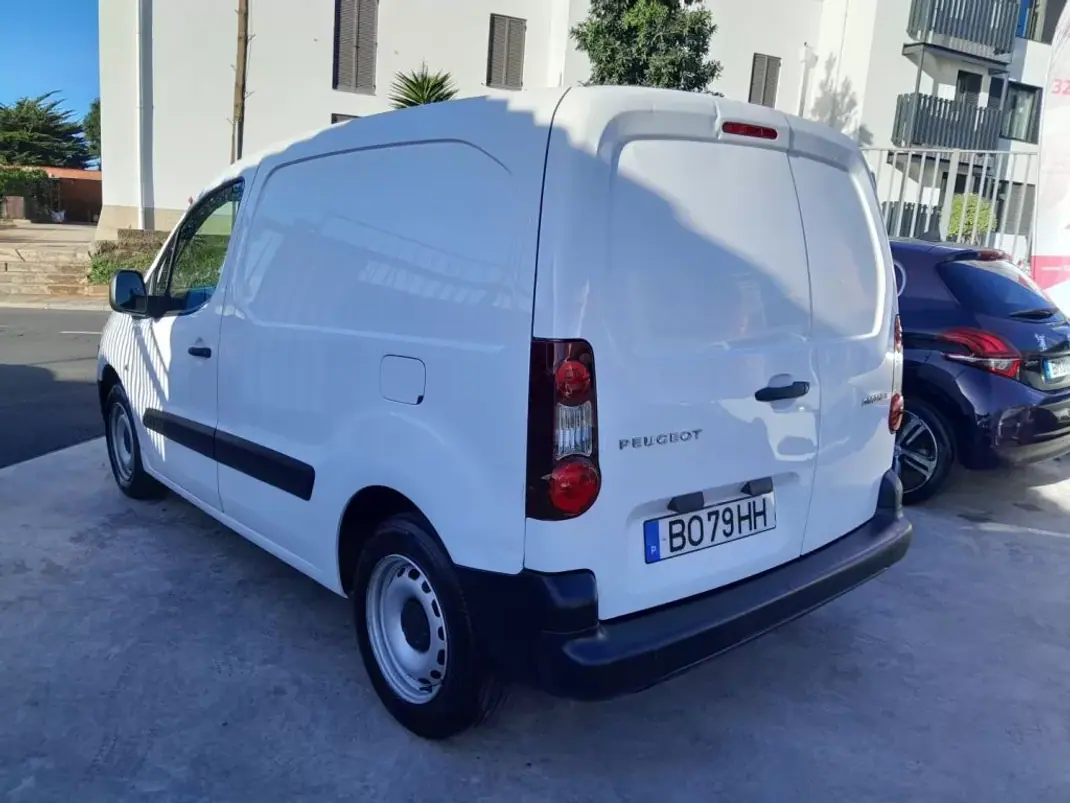 Peugeot Partner 2018 - 13900 EUR, 179163 km - 179163km - foto 2 de 11