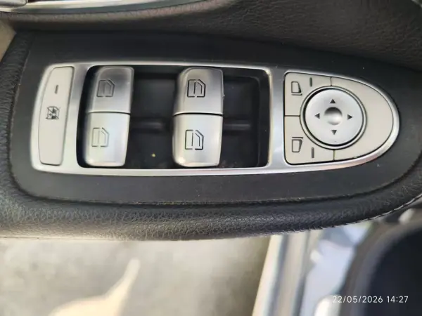 Mercedes-Benz C 200 2015 - 12480 EUR, 333200 km - AUTO.MOTO.pt - 333200km - foto 21 de 32