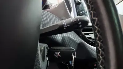 Peugeot 2008 2016 - 13750 EUR, 44423 km - AUTO.MOTO.pt - 44423km - foto 26 de 58