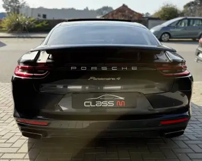Porsche Panamera 2018 - 74500 EUR, 50941 km - AUTO.MOTO.pt - 50941km - foto 7 de 41