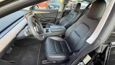 Tesla Model 3 2022 - 31900 EUR, 57000 km - AUTO.MOTO.pt - 57000km - foto 36 de 47