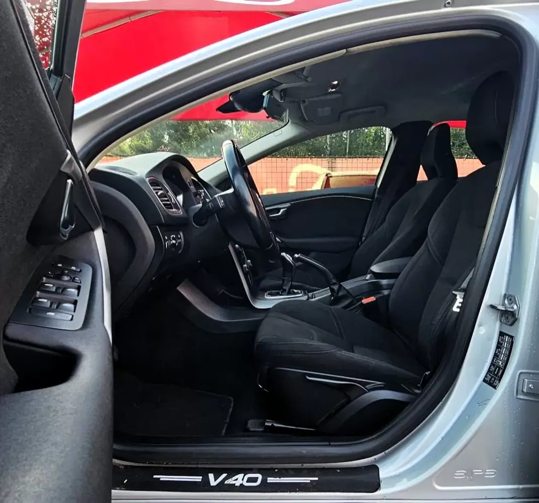 Volvo V40 2014 - 11500 EUR, 154200 km - AUTO.MOTO.pt - 154200km - foto 20 de 20