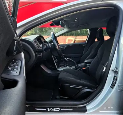 Volvo V40 2014 - 11500 EUR, 154200 km - AUTO.MOTO.pt - 154200km - foto 20 de 20