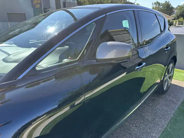 Renault Scénic 2016 - 10900 EUR, 220000 km - AUTO.MOTO.pt - 220000km - foto 16 de 66
