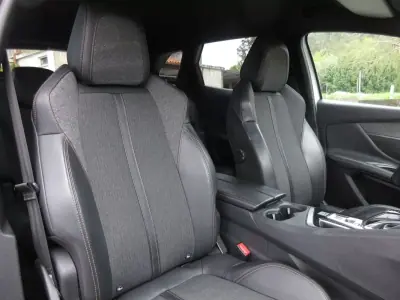 Peugeot 3008 2017 - 16990 EUR, 209000 km - AUTO.MOTO.pt - 209000km - foto 31 de 48