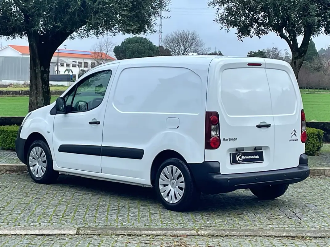Citroën Berlingo 1.6 HDI IVA Dedutível 2019 - 10900 EUR, 142000 km - AUTO.MOTO.pt - 142000km - foto 9 de 36