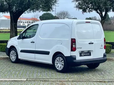 Citroën Berlingo 1.6 HDI IVA Dedutível 2019 - 10900 EUR, 142000 km - AUTO.MOTO.pt - 142000km - foto 9 de 36