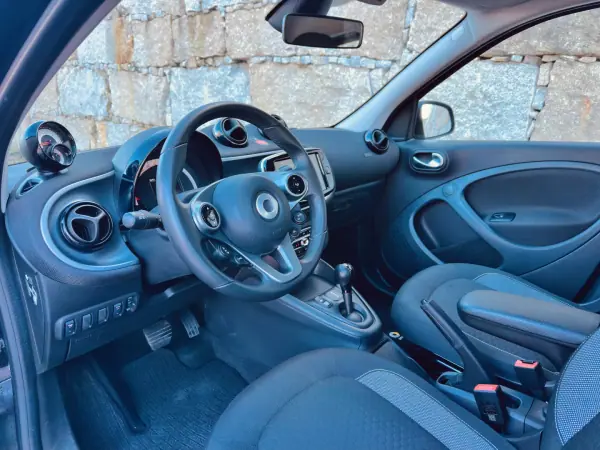 Smart ForFour 2021 - 13900 EUR, 16000 km - AUTO.MOTO.pt - 16000km - foto 10 de 22