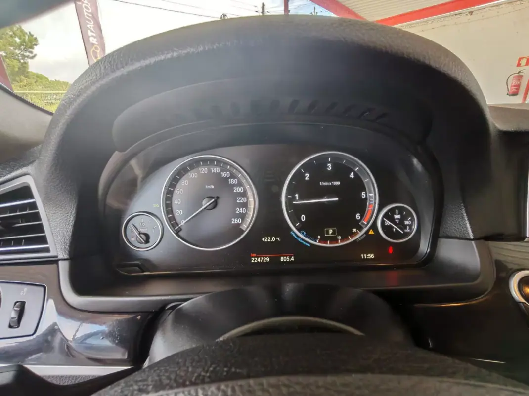 BMW 520 2014 - 15990 EUR, 225000 km - 225000km - foto 17 de 24