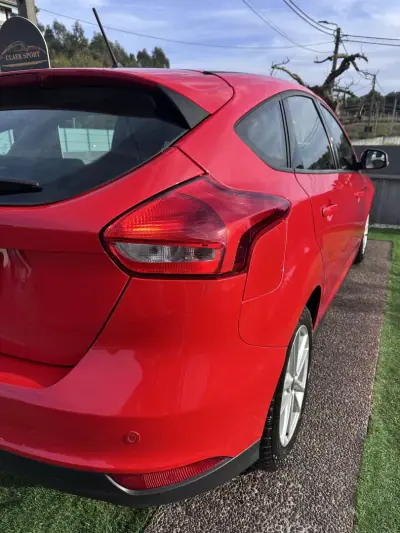 Ford Focus 2017 - 9900 EUR, 190000 km - AUTO.MOTO.pt - 190000km - foto 17 de 50
