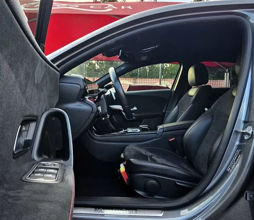 Mercedes-Benz A 180 Limousine 2019 - 26500 EUR, 154000 km - AUTO.MOTO.pt - 154000km - foto 18 de 31