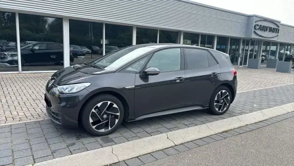 Volkswagen ID.3 2023 - 24550 EUR, 82035 km - AUTO.MOTO.pt - 82035km - foto 3 de 12