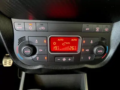 Alfa Romeo MiTo 2016 - 8900 EUR, 137500 km - AUTO.MOTO.pt - 137500km - foto 75 de 96