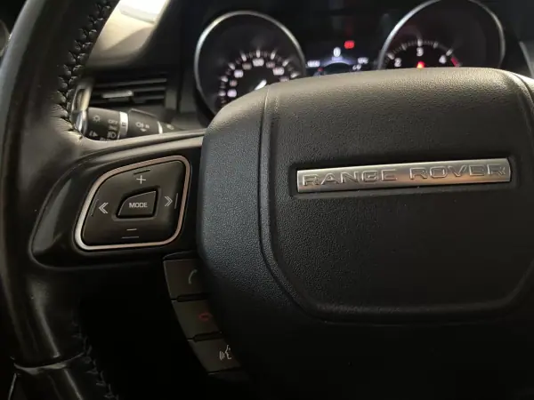 Land Rover Range Rover Evoque 2017 - 16950 EUR, 149900 km - AUTO.MOTO.pt - 149900km - foto 17 de 31