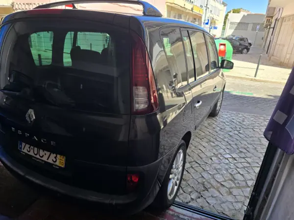 Renault Espace 2013 - 7999 EUR, 238595 km - AUTO.MOTO.pt - 238595km - foto 4 de 28