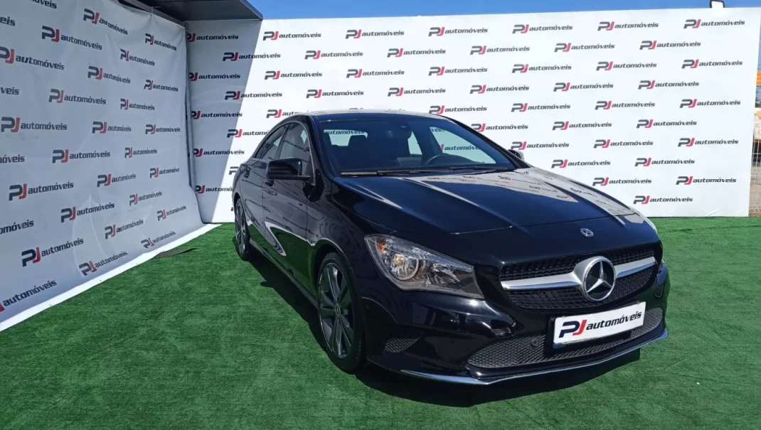 Mercedes-Benz CLA 220 2017 - 26900 EUR, 106416 km - AUTO.MOTO.pt - 106416km - foto 4 de 23