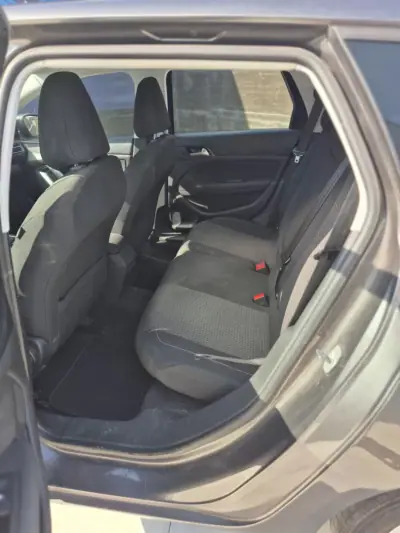 Peugeot 308 SW 2018 - 10500 EUR, 261000 km - 261000km - foto 25 de 38