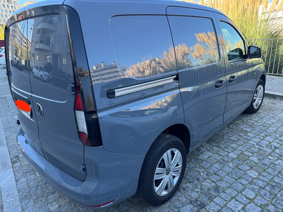 VW CADDY 2.0 TDI EXTRA AC 2024 - 30000 EUR, 47000 km - AUTO.MOTO.pt - 47000km - foto 3 de 17