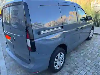 VW CADDY 2.0 TDI EXTRA AC 2024 - 30000 EUR, 47000 km - AUTO.MOTO.pt - 47000km - foto 3 de 17