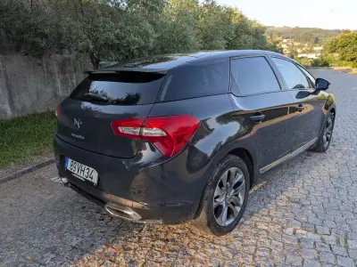 DS DS5 2014 - 10900 EUR, 19800 km - AUTO.MOTO.pt - 19800km - foto 8 de 16